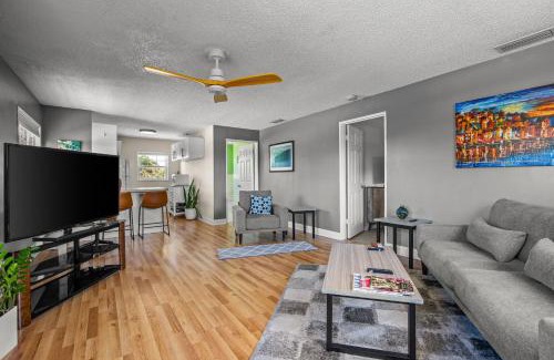 Melbourne Beach Apartment | Condo - 2 min walk to beach