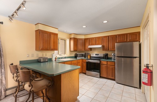 Jackson Condo | Condo close to cross-country trails, golf, town amenities, ski resorts