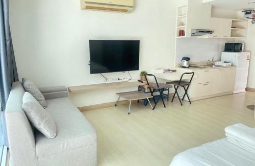 Ban Bang Saen Apartment | Condo The Beach Bangsaen 327-2 Pool-Access