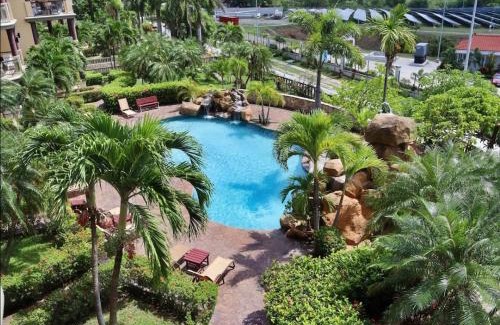 French Harbour Apartment | Condo Unit 131! Stay with us !