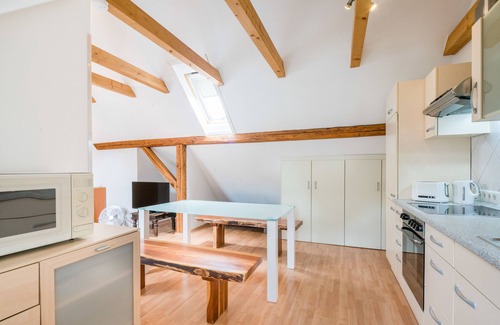 Zirndorf Apartment | Condo V - modern apartment for up to 6 people