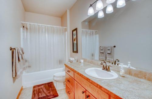 Orondo House | Connect with the Columbia