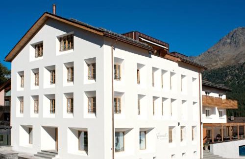 Silvaplana Hotel | Conrad's Mountain Lodge