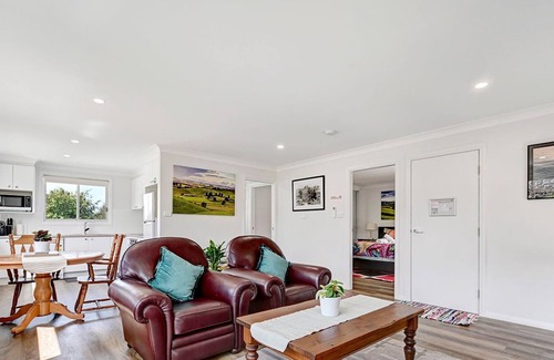 Orange Villa | Conservatorium Villa 3 - Very Central - with Netflix & Disney Plus