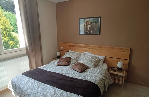 Saint-Agreve Hotel | CONTACT HOTEL LE BOIS SAUVAGE