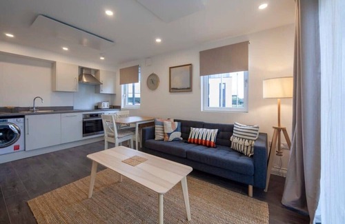 Willesborough Apartment | Contemporary 1 Bedroom Apartment in Ashford