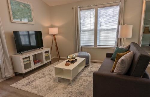 West Eugene Apartment | Contemporary 2-Bedroom Close to Downtown, Dining