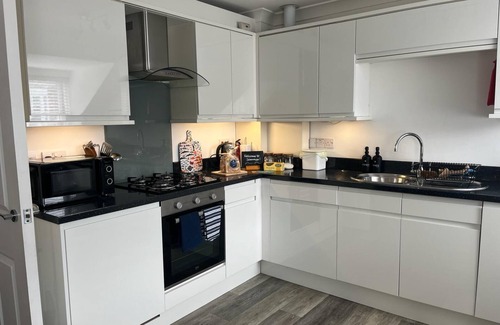 Swanage Apartment | Contemporary 2 bedroom apartment in the heart of Swanage, pets welcome