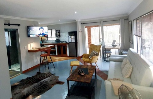 Hluhluwe Apartment | Contemporary and private self-catering apartment