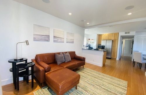 West Newport House | Contemporary Beach Getaway - For Work or Play!