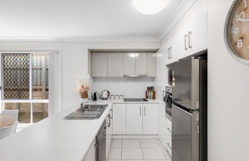 South Toowoomba Apartment | Contemporary Chic on CBD Fringe!