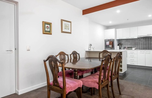 Phillip Apartment | Contemporary City Escape Phillip ACT
