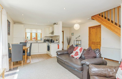 Cornwall Ski Chalet | Contemporary cottage style two storey lodge.