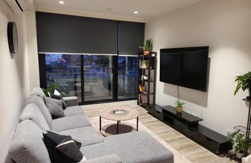 Footscray Apartment | Contemporary Comfort