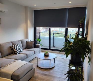 Footscray Apartment | Contemporary Comfort