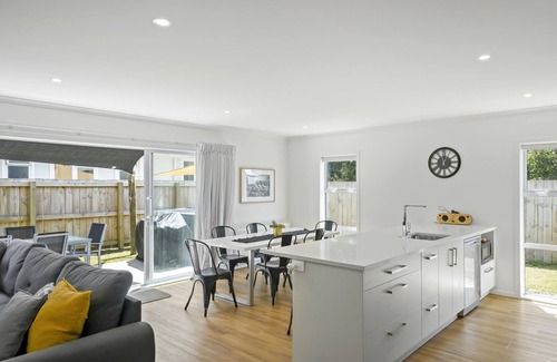 Masterton House | Contemporary Comfort – Masterton Holiday Home