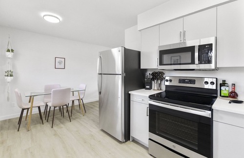 Camelback East Apartment | Contemporary Condo in Central Biltmore