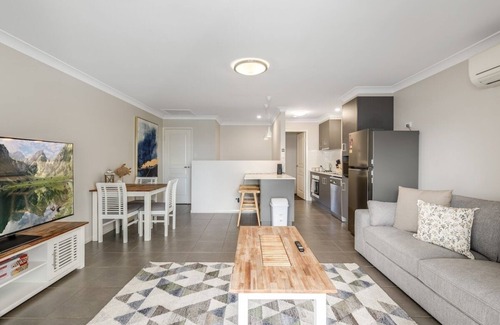 Newtown Apartment | Contemporary & Convenient - City Fringe Townhouse!