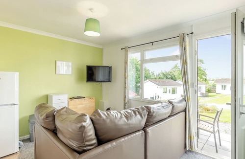 Hewas Water Cottage | Contemporary cottage with one double and one with bunks.