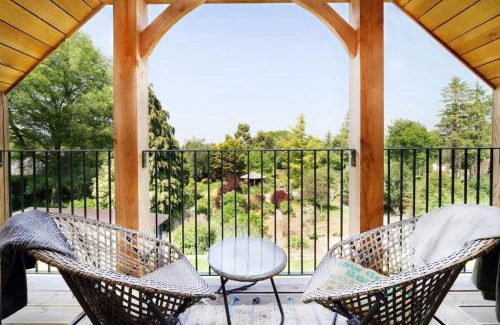 Child Okeford House | Contemporary Cottage & Garden in Dorset