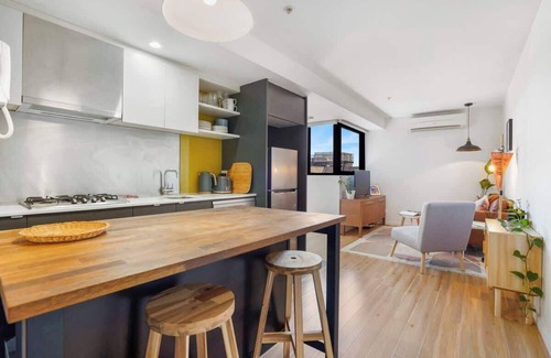 Footscray Apartment | Contemporary Footscray Convenience with parking