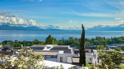 Lausanne Apartment | Contemporary Penthouse with Cinema room and breath-taking Lakeview