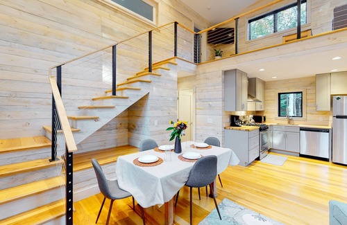 Lamoine Cottage | Contemporary retreat with grill, firepit, & patio - walk to beach