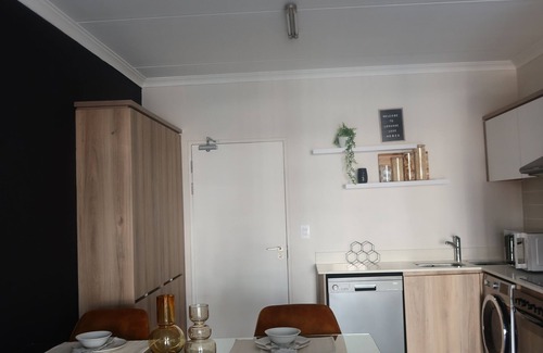 Tshwane Apartment | Contemporary stylish apartment at the Blyde Riverwalk Estate