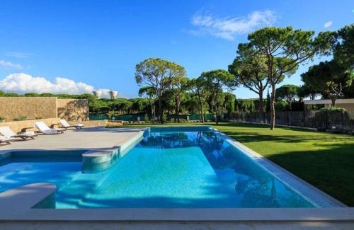 Vilamoura Villa | Contemporary Vilamoura Villa Stunning Open Plan Design Villa Azure Elegance Large Private Pool