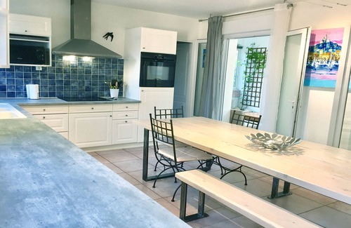 Sussargues Villa | Contemporary villa (16 people) with swimming pool, tropical garden in the woods