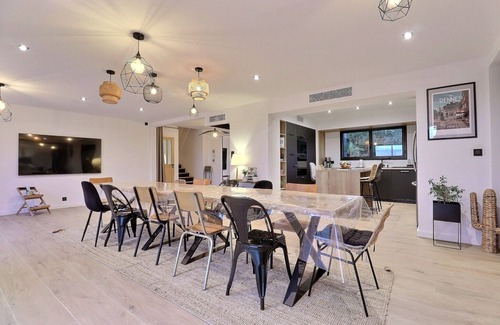 Laille Villa | Contemporary villa 5* - 14p - Indoor pool & Cinema - Rennes