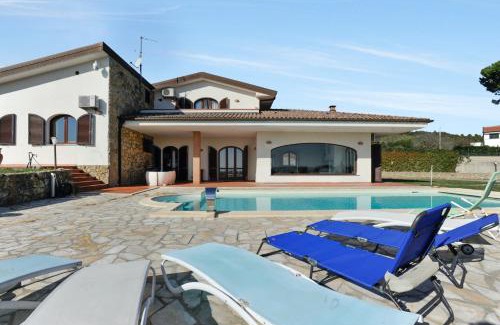 Castellaccio Villa | Contemporary Villa in Castellaccio with Private Pool