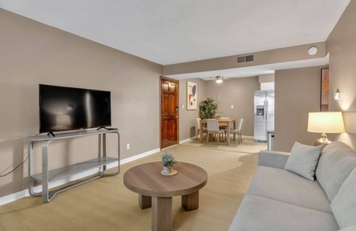 Newburgh Apartment | *Contract-Worker Friendly* Convenient 1 Bedroom