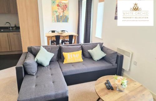 Stevenage Apartment | Contractors 2Bedrooms Apartment with Balcony & Free Parking by White Orchid Property Relocation