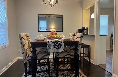 St. Louis House | Convenience 2 Bedroom House to Explore All of St Louis