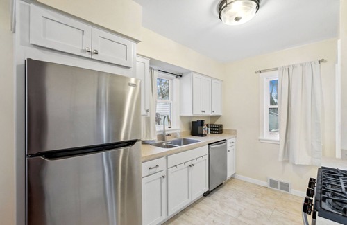 Thomas - Dale House | Convenient 3-BR Stay to Como Zoo & MN State Fair