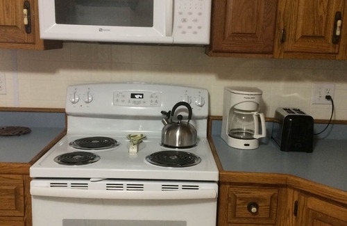 Spencer House | Convenient, clean and cozy 3 bedroom, 2 bath overlooking idyllic lake whittemore