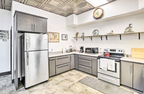 Colusa House | Convenient Colusa Townhome - Pet Friendly!
