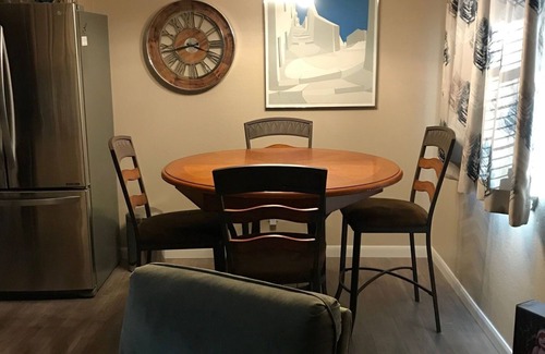 Irving Condo | Convenient Condo near Airport