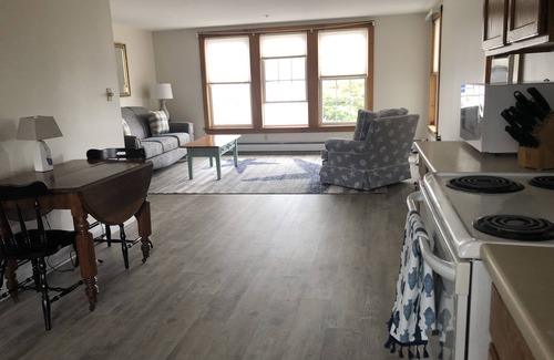 Boothbay Harbor Apartment | Convenient Downtown Location w/Harbor View