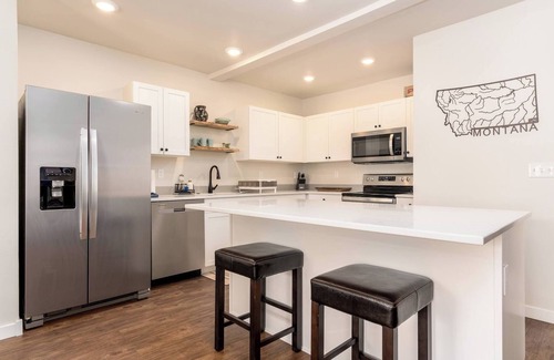 Anaconda Condo | Convenient & Modern Condo Living