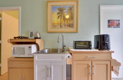 Whitfield Apartment | Convenient Sarasota Studio with Lush Backyard!