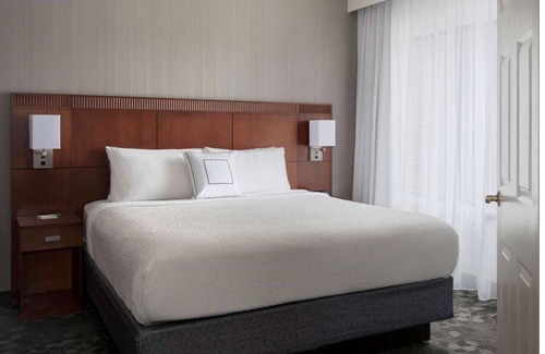 Milford Hotel | Convenient Stay In Milford, With Pool, Pets Are Welcome, Close to Kiwanis Beach!