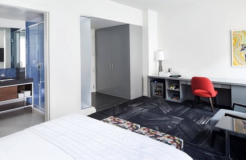 Downtown Minneapolis Hotel | Convenient Stay in Minneapolis! 2 Relaxing Units, Pet-friendly Property!