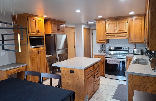 Green Bay House | Convenient to Green Bay's beltline where you can get anywhere in 15 minutes.