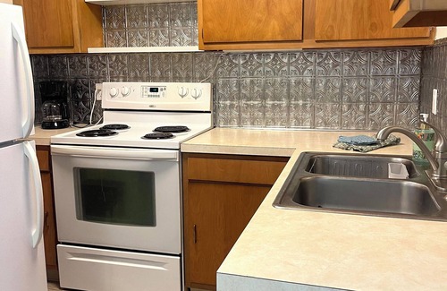 Cheyenne Condo | Conveniently located 2-bedroom condo in welcoming Cheyenne!