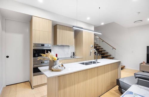 Sunnybank House | Conveniently Located Luxe 4BR Townhouse @Sunnybank