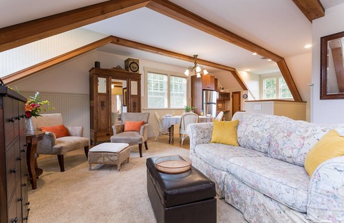 Bellingham Cottage | Conveniently Located Loft In A Country Setting