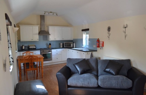 Barnstaple House | Converted barn, with hot tub near to North Devon's beaches
