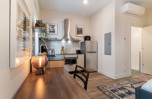 Buena Vista Apartment | Conway D104 by AvantStay | Modern Downtown Studio, Minutes to Broadway